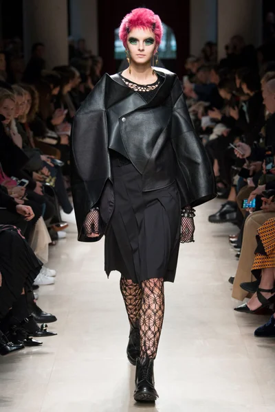 Look 24